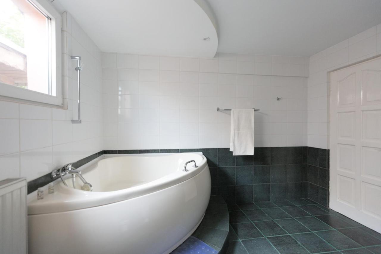 Casa Ris Hotell Târgu Jiu Eksteriør bilde