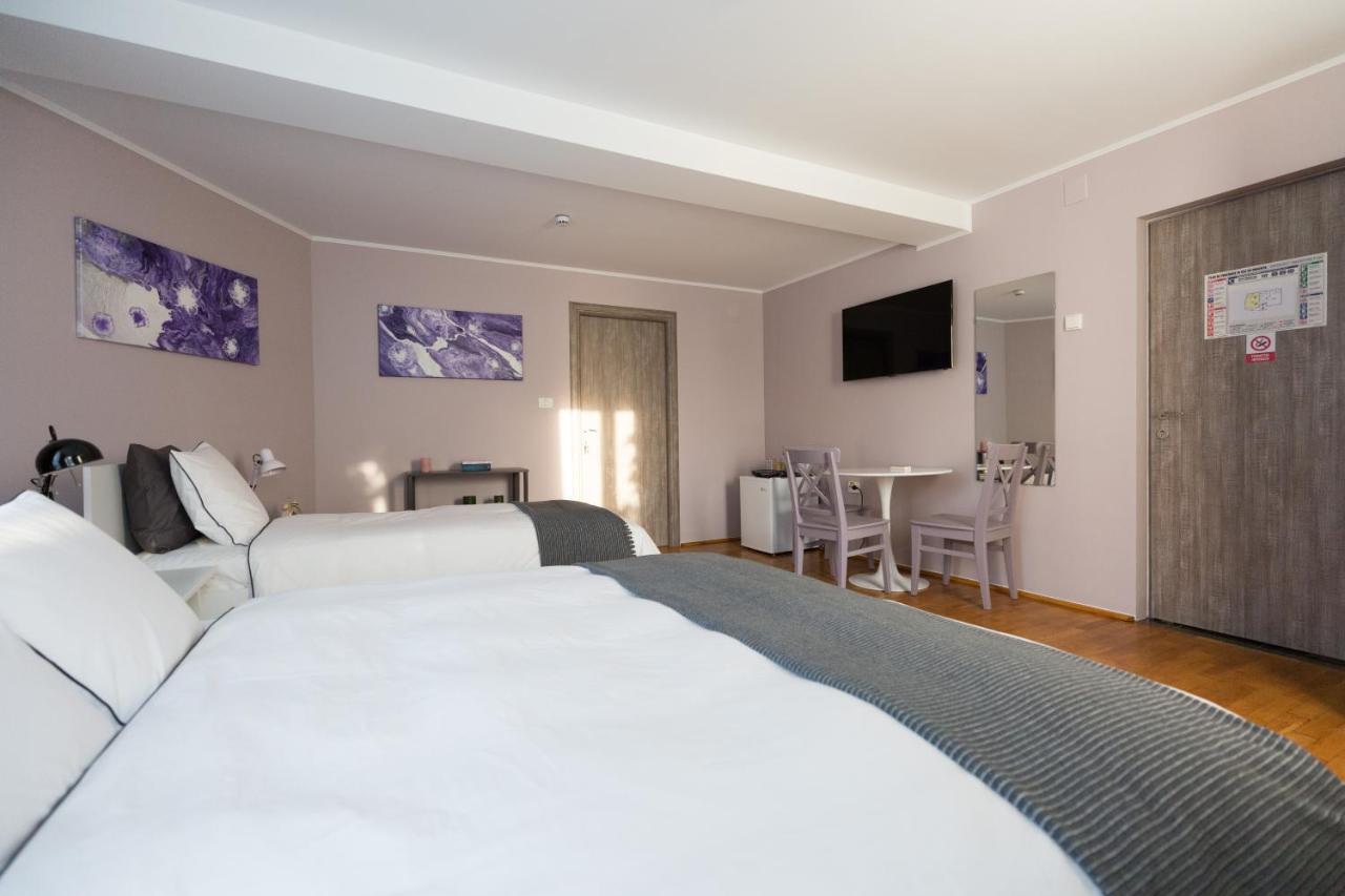 Casa Ris Hotell Târgu Jiu Eksteriør bilde