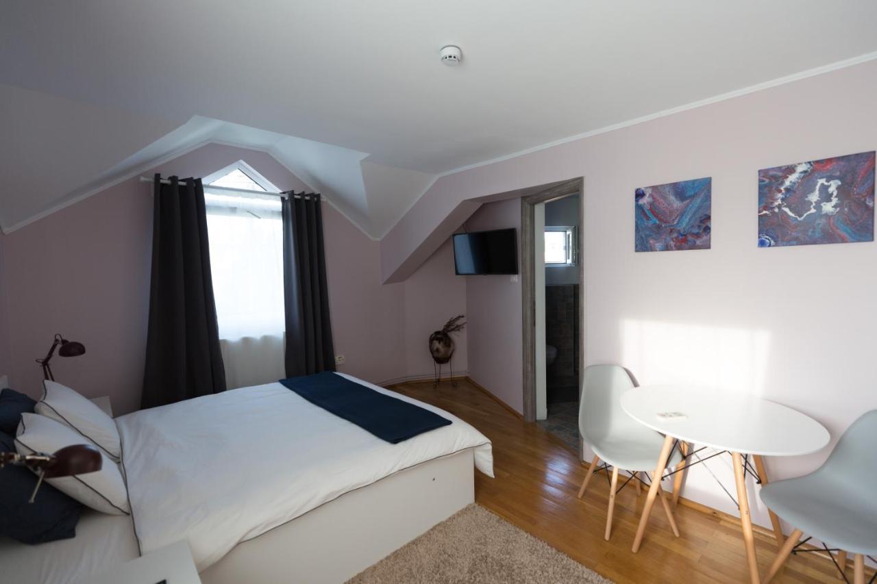 Casa Ris Hotell Târgu Jiu Eksteriør bilde