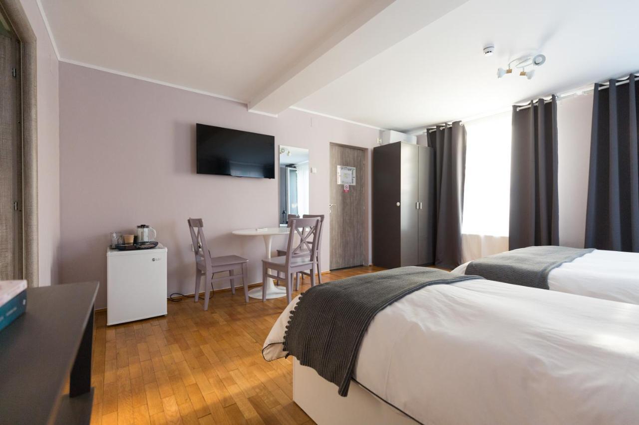 Casa Ris Hotell Târgu Jiu Eksteriør bilde