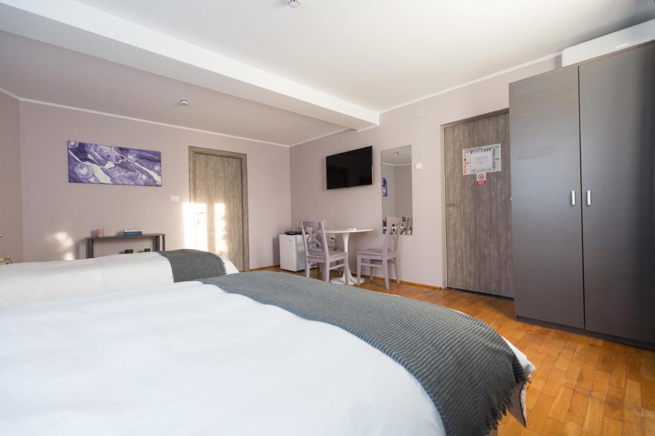 Casa Ris Hotell Târgu Jiu Eksteriør bilde